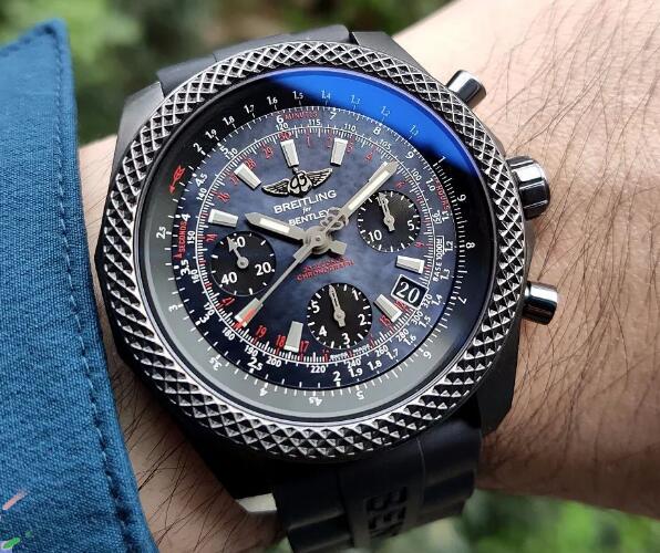 The design of this black shell dial of best fake Breitling is strict.